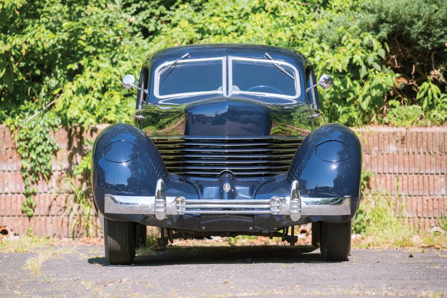  Cord 812 Westchester Sedan 1937 года  (фото 6 из 7)